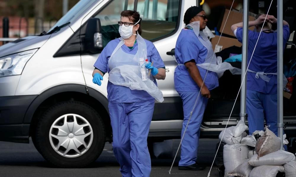 Reuters: Πολύ περισσότεροι οι θάνατοι του κορονοϊού στην Βρετανία
